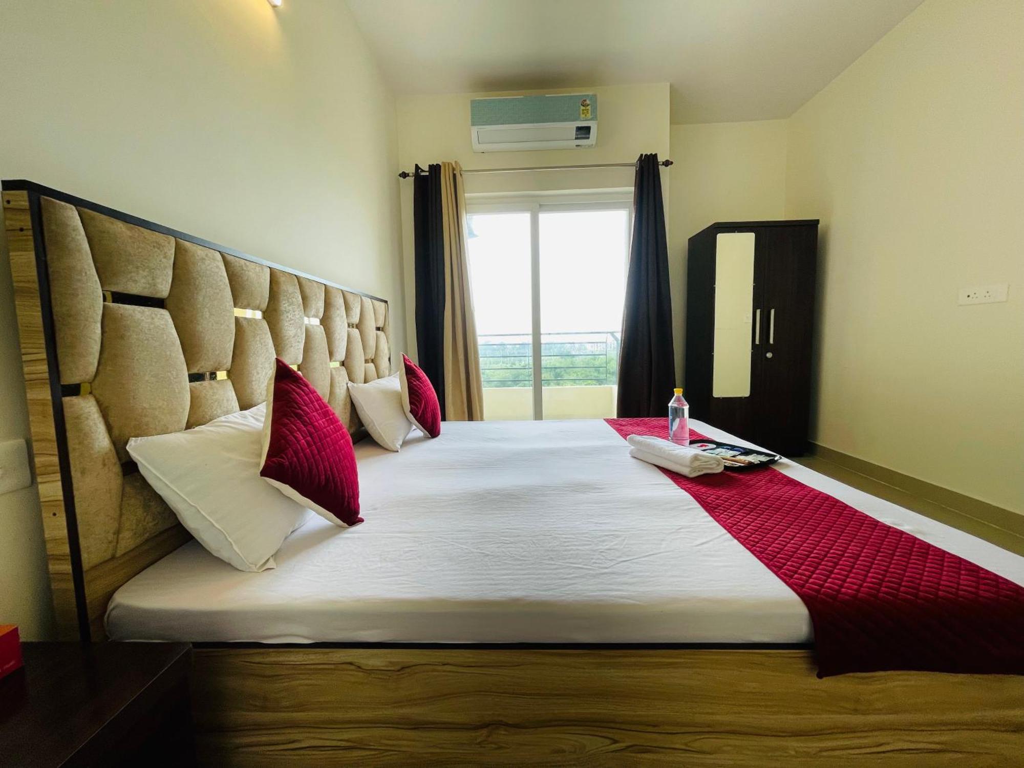 Atulyam Stays Sushant Golf City Lucknow Exterior photo