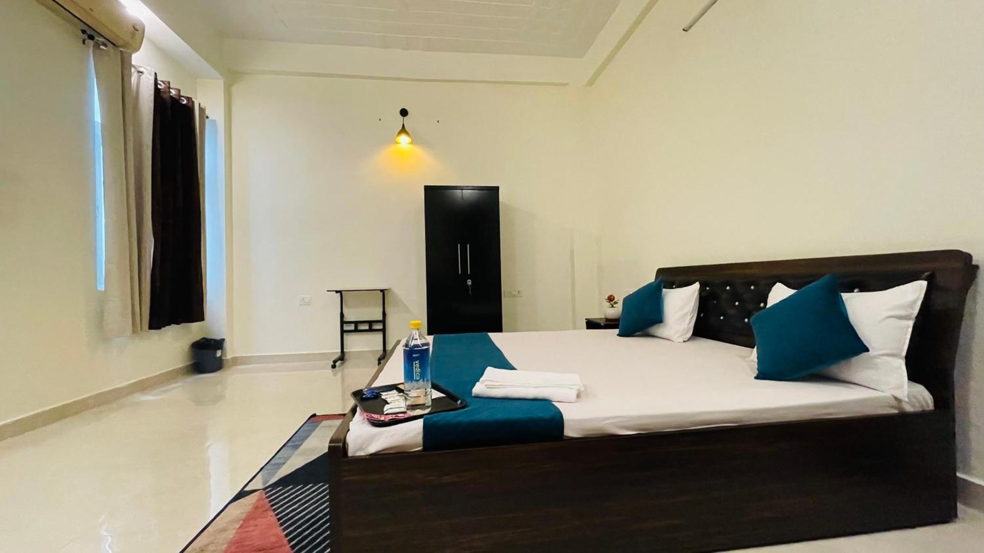 Atulyam Stays Sushant Golf City Lucknow Exterior photo