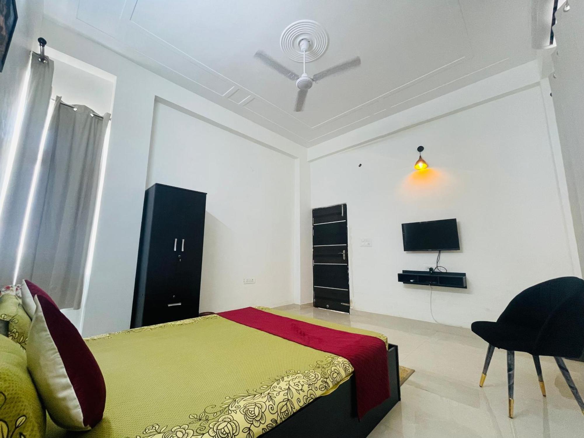Atulyam Stays Sushant Golf City Lucknow Exterior photo