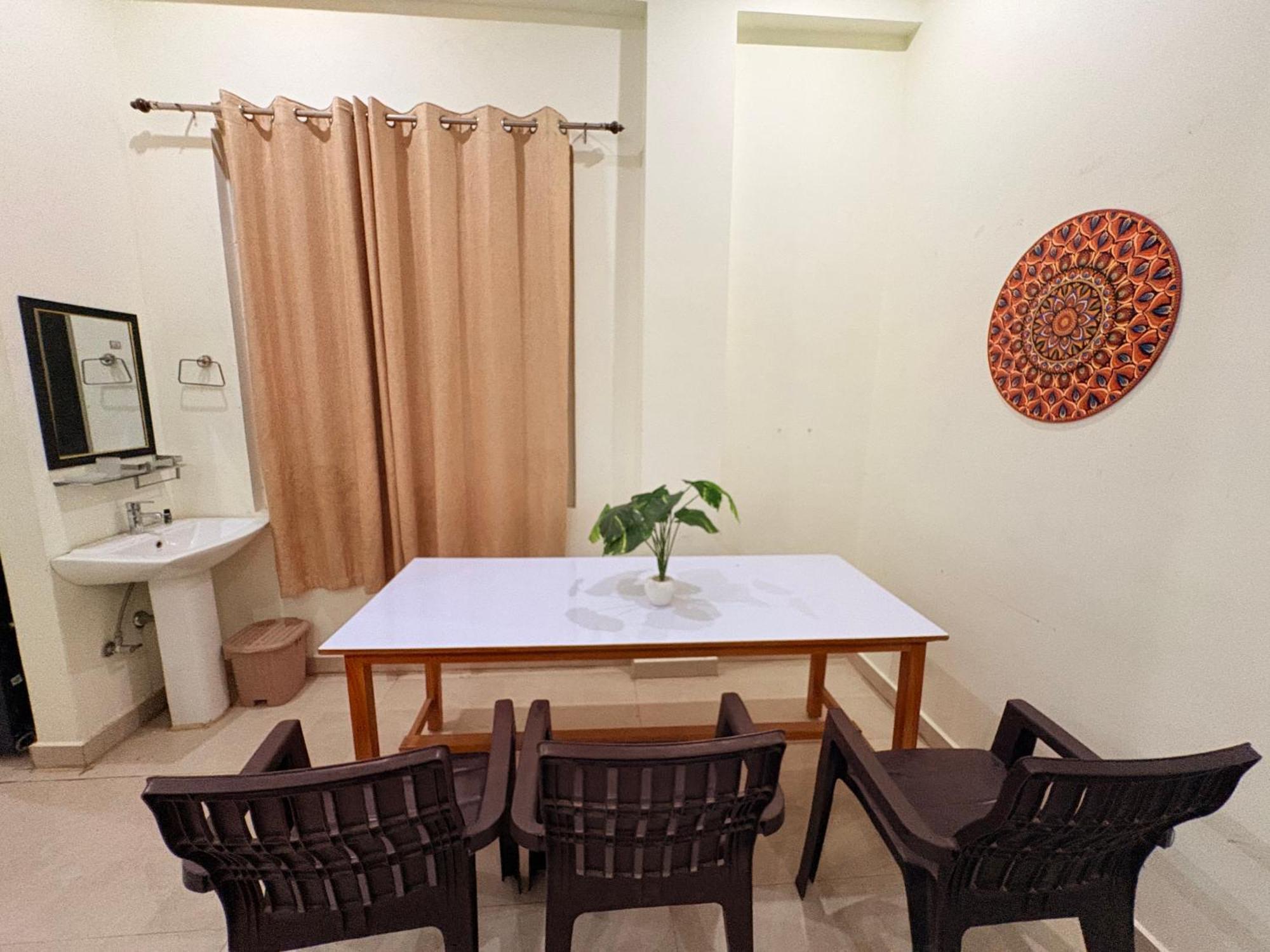 Atulyam Stays Sushant Golf City Lucknow Exterior photo